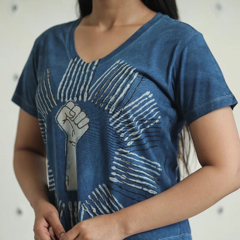 2024-072-1-41-bindaas-block-art-printed-cotton-women-v-neck-t-shirt-09