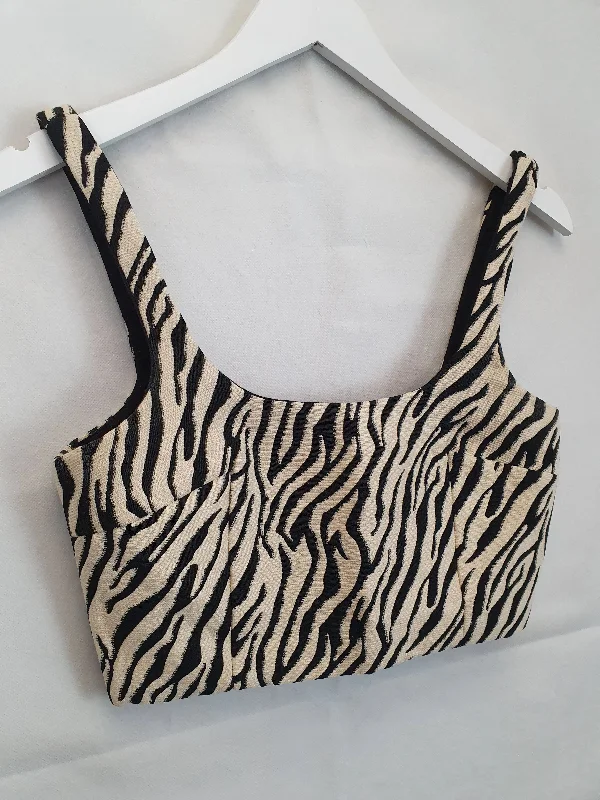 bec-bridge-zebra-cropped-top-size-8-b008-401-be