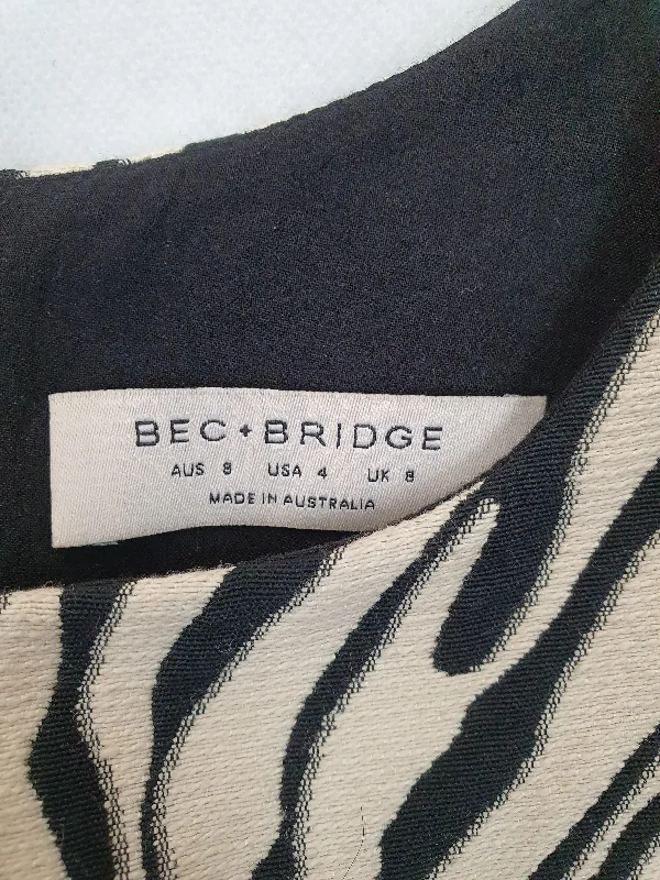 bec-bridge-zebra-cropped-top-size-8-b008-401-be