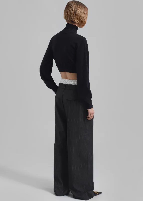 bella-cropped-turtleneck-black