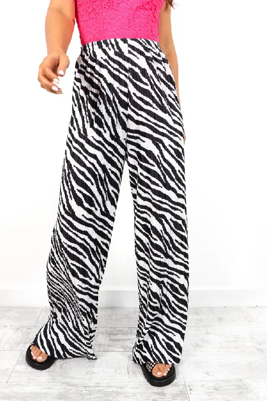 difficult-to-plisse-white-black-zebra-plisse-trousers