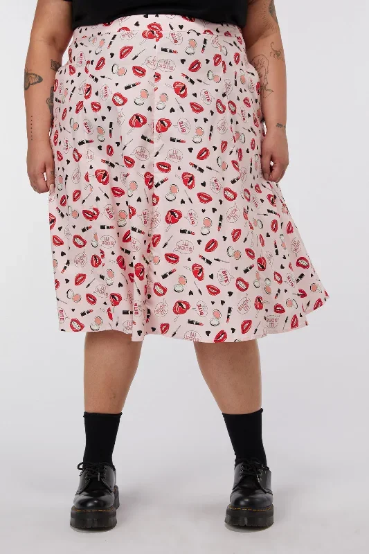 kiss-and-makeup-skirt-curve