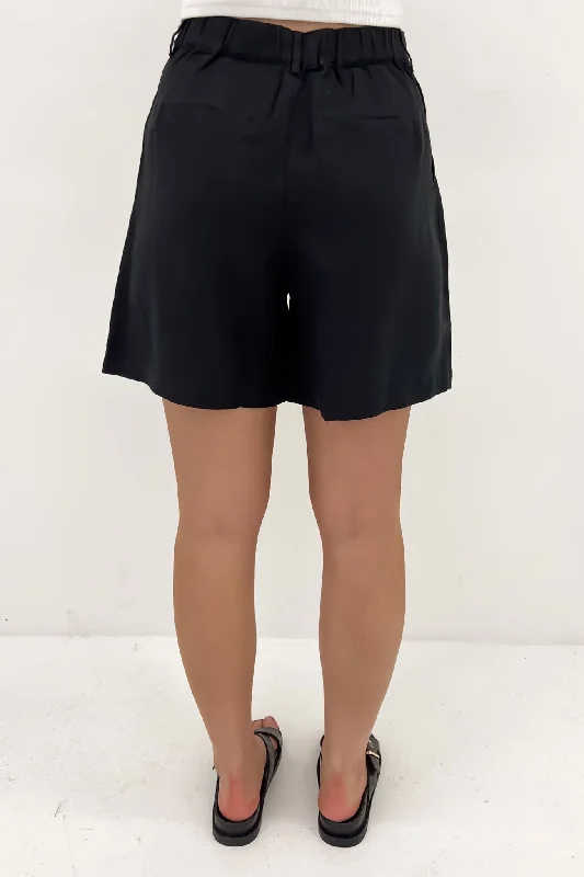 oakleigh-short-black-black