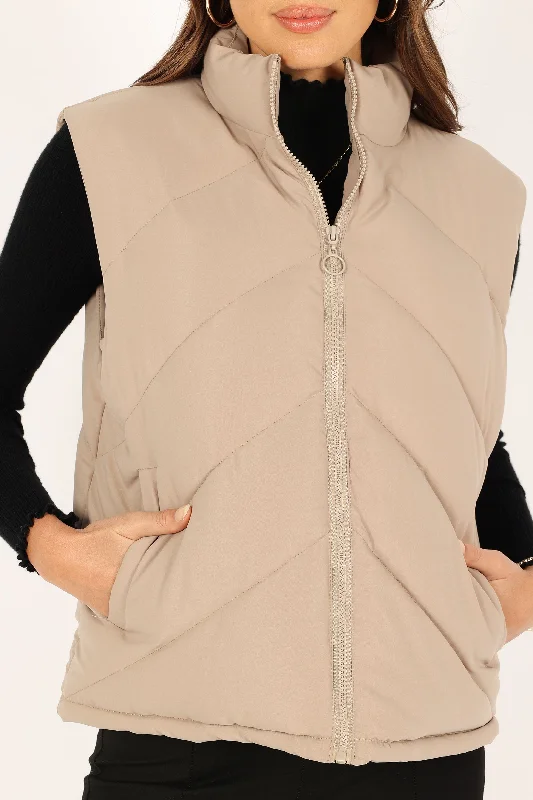 piper-chevron-quilted-puffer-vest-beige