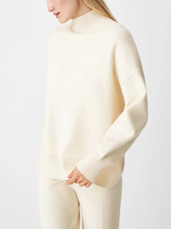 quiet-luxury-oversized-mockneck-sweater