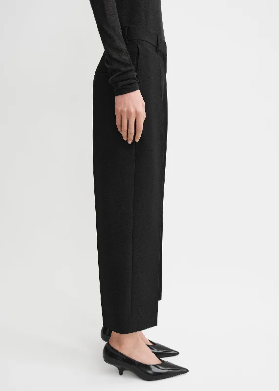 straight-cropped-trousers-black