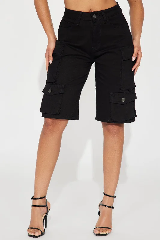 that-one-friend-cargo-bermuda-short-black