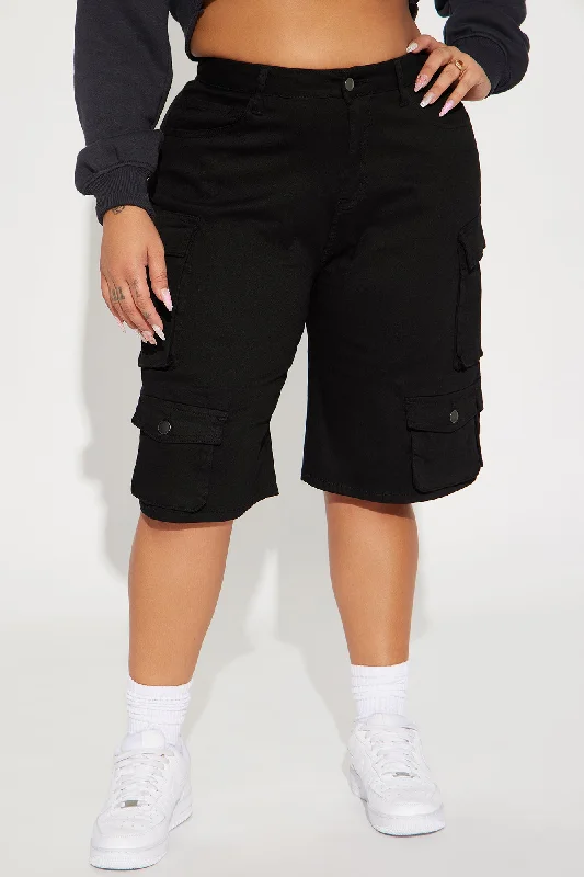 that-one-friend-cargo-bermuda-short-black