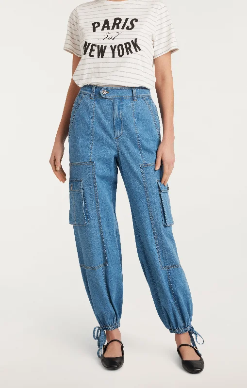 zola-pant-in-light-wash